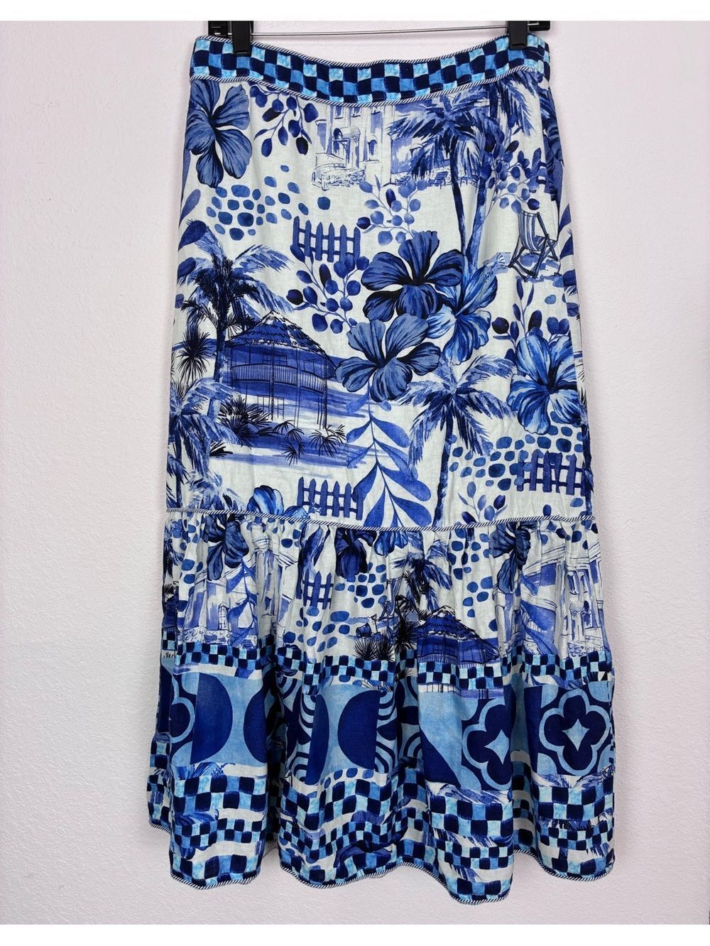 House of Harlow 1960 Linen blend Toile w/Striped Piping Contrasting prints